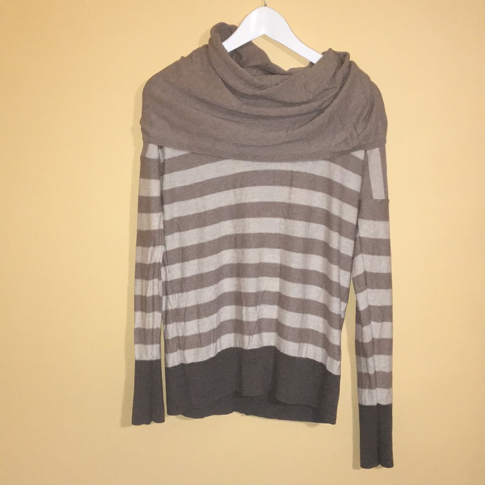 Sweater - Picture 1 of 4